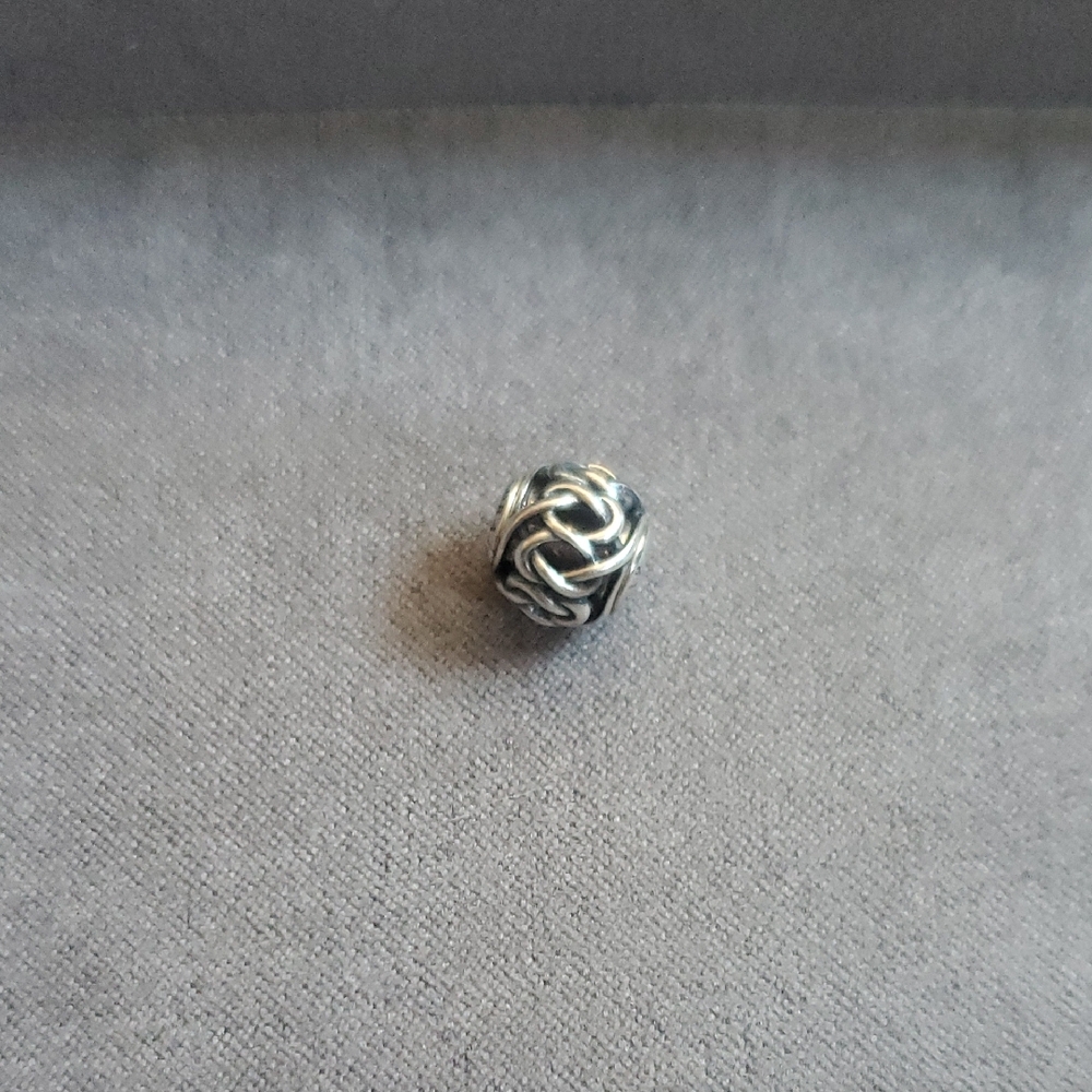 Pandora Essence Friendship Charm